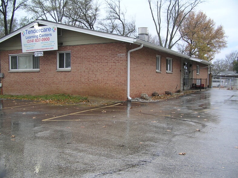 13775 New Halls Ferry Rd, Florissant, MO for sale - Building Photo - Image 2 of 12