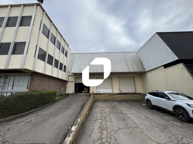 Industrial in L Hay Les Roses for lease - Building Photo - Image 1 of 6