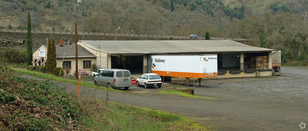 1899 SE Stephens St, Roseburg, OR for lease - Building Photo - Image 3 of 3