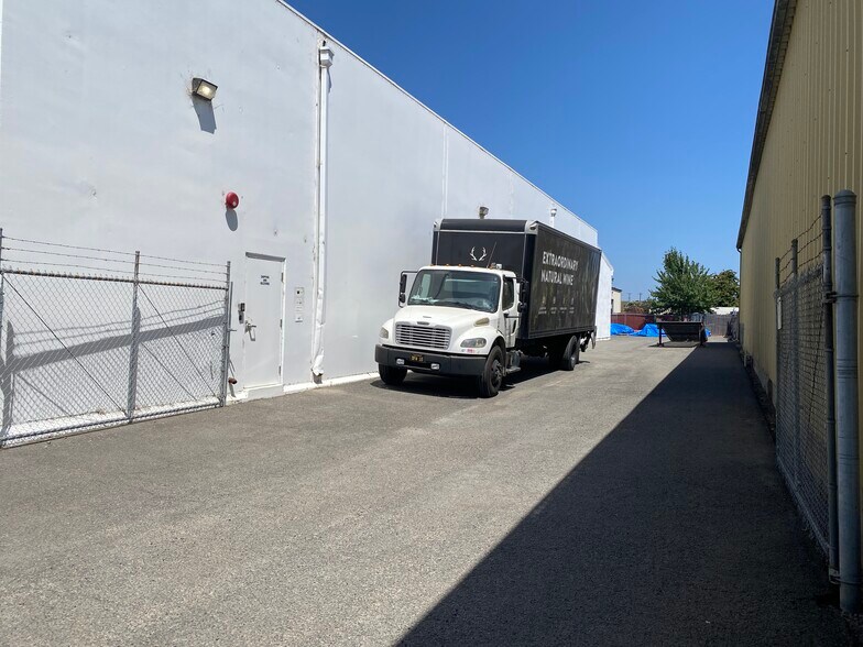962 Kaiser Rd, Napa, CA 94558 Industrial for Sale