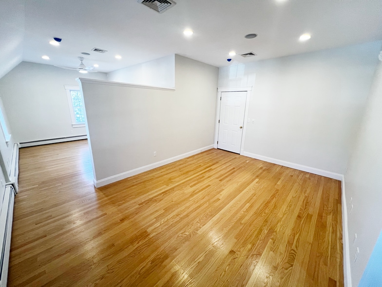 868-870 Boston Post Rd, Darien, CT for lease - Building Photo - Image 3 of 7