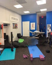 975 Main St, Holbrook, NY for lease Interior Photo- Image 2 of 3