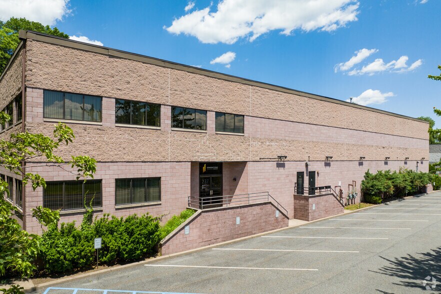237 West Pky, Pompton Plains, NJ 07444 Flex for Lease