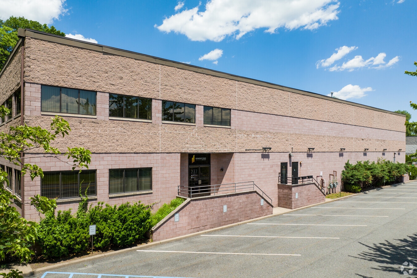 237 West Pky, Pompton Plains, NJ 07444 Flex for Lease