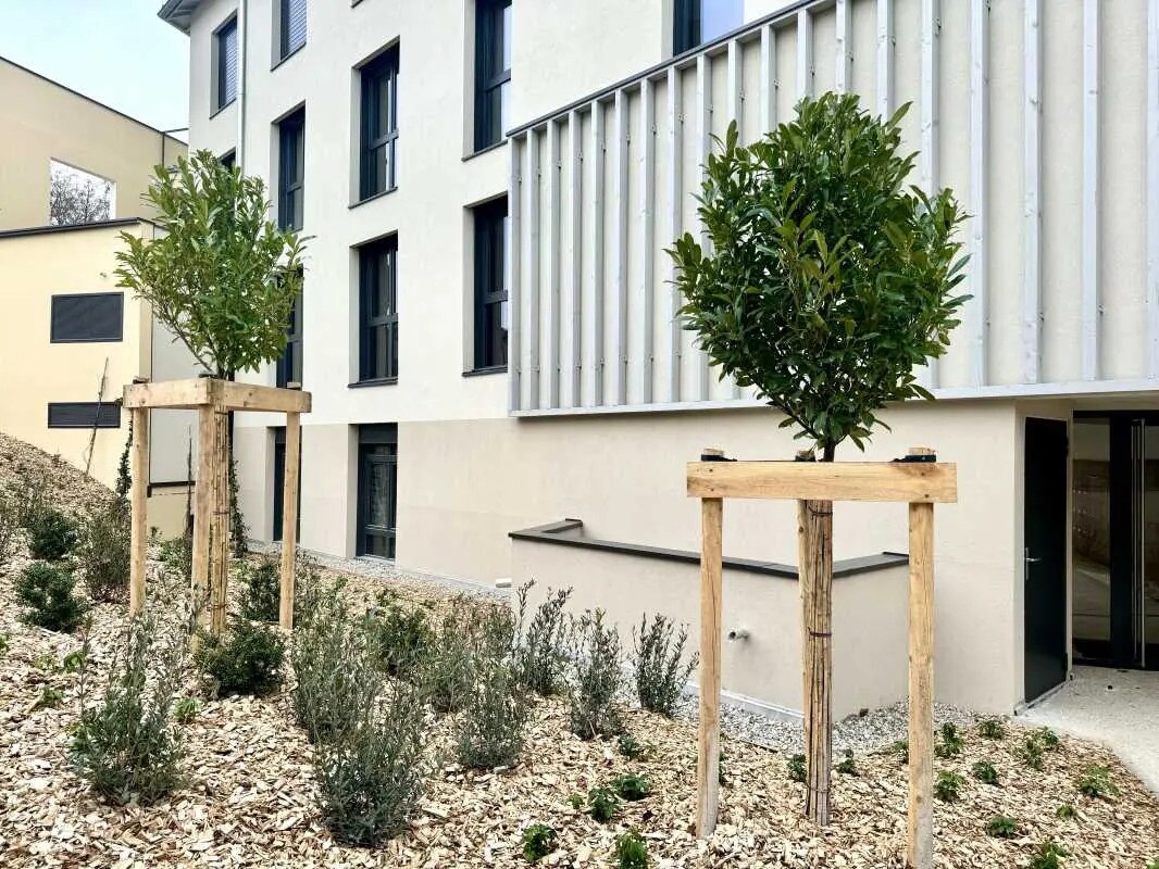 Office in Charly for sale Building Photo- Image 1 of 6