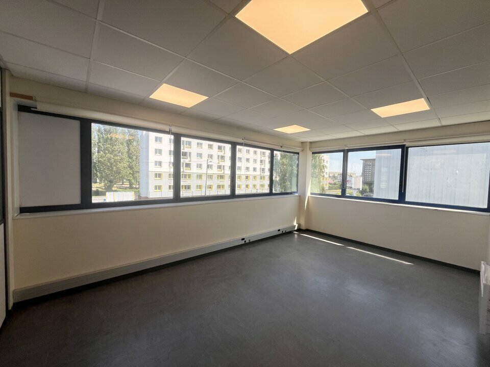 Office in Le Havre for lease Interior Photo- Image 1 of 6