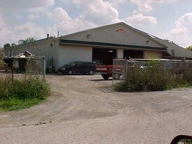 318 N 25th St, Saginaw MI - Bar