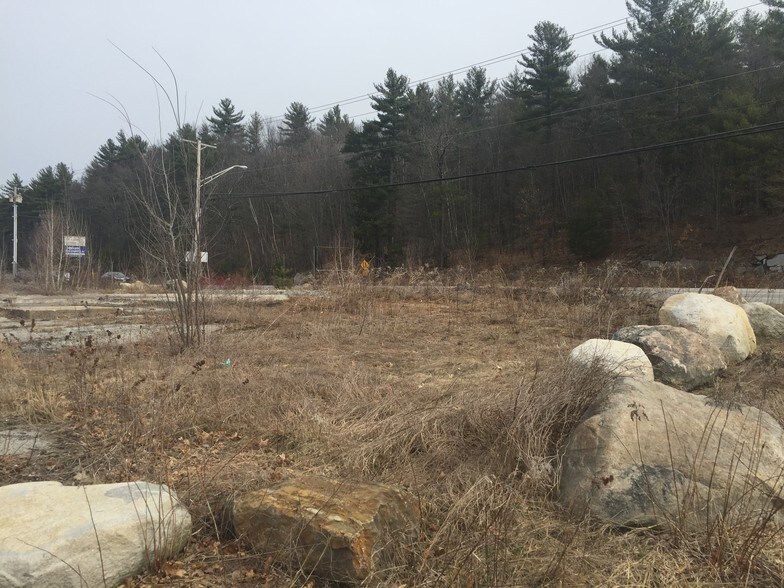 1554 Hooksett Rd, Hooksett, NH 03106