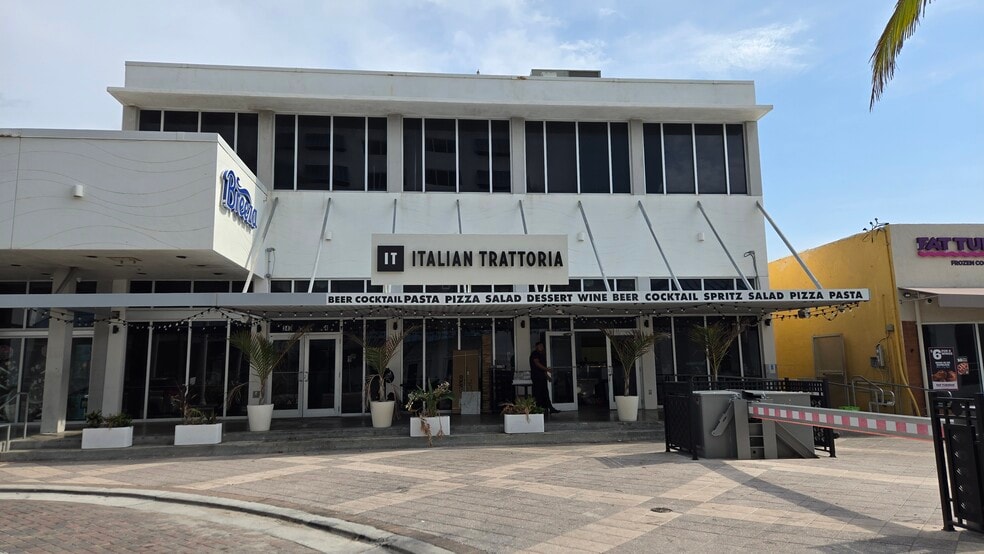 349 Johnson St, Hollywood, FL for lease - Building Photo - Image 1 of 11