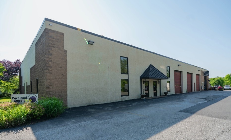 210 Gale Ln, Kennett Square, PA for lease Interior Photo- Image 1 of 7