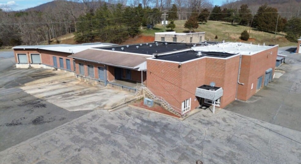 3989 Cifax Rd, Goode, VA for sale - Building Photo - Image 1 of 11