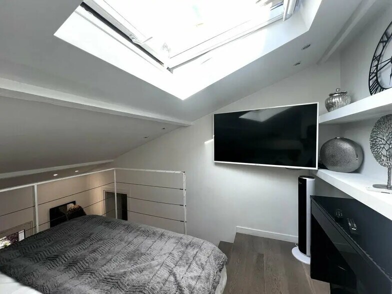 Flex in Nice for sale - Interior Photo - Image 3 of 8