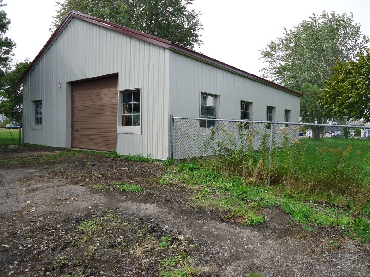 2639 Town Line Rd, Alden, NY 14004