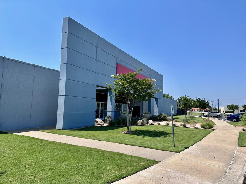 5201 Rufe Snow Dr, North Richland Hills, TX for lease - Building Photo - Image 1 of 25