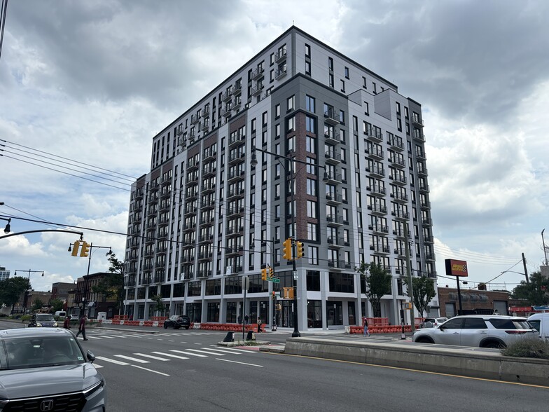 2700 Atlantic Ave, Brooklyn, NY for lease - Building Photo - Image 1 of 5