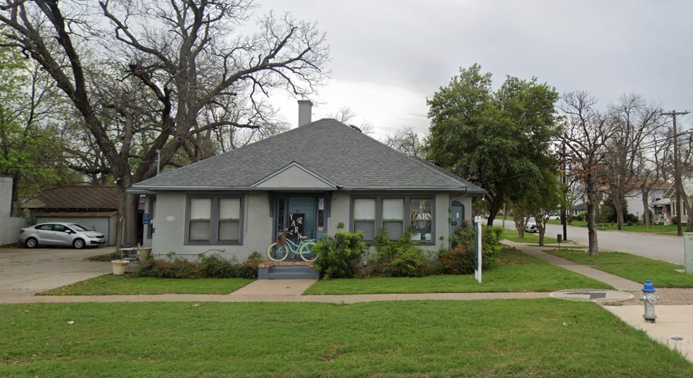 102 E University Ave, Georgetown, TX for sale - Primary Photo - Image 1 of 2