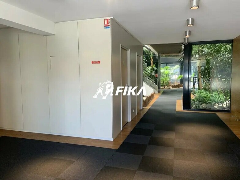 Office in Toulouse for lease - Building Photo - Image 3 of 7