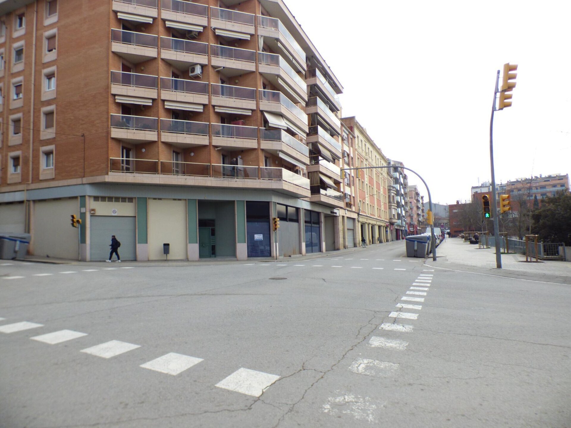 Retail in Manresa, Barcelona for lease Primary Photo- Image 1 of 2