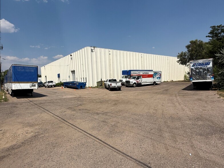4950 Oak St, Wheat Ridge, CO for lease - Building Photo - Image 2 of 2