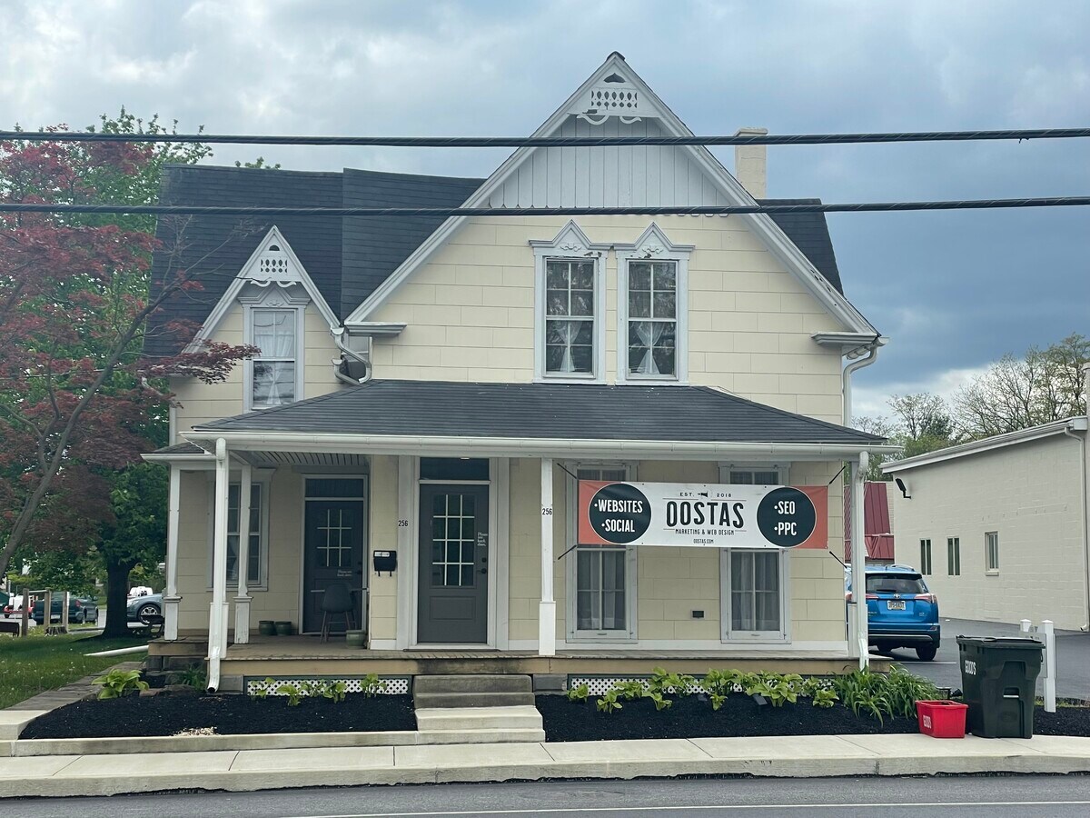 256 W Main St, Leola, PA 17540