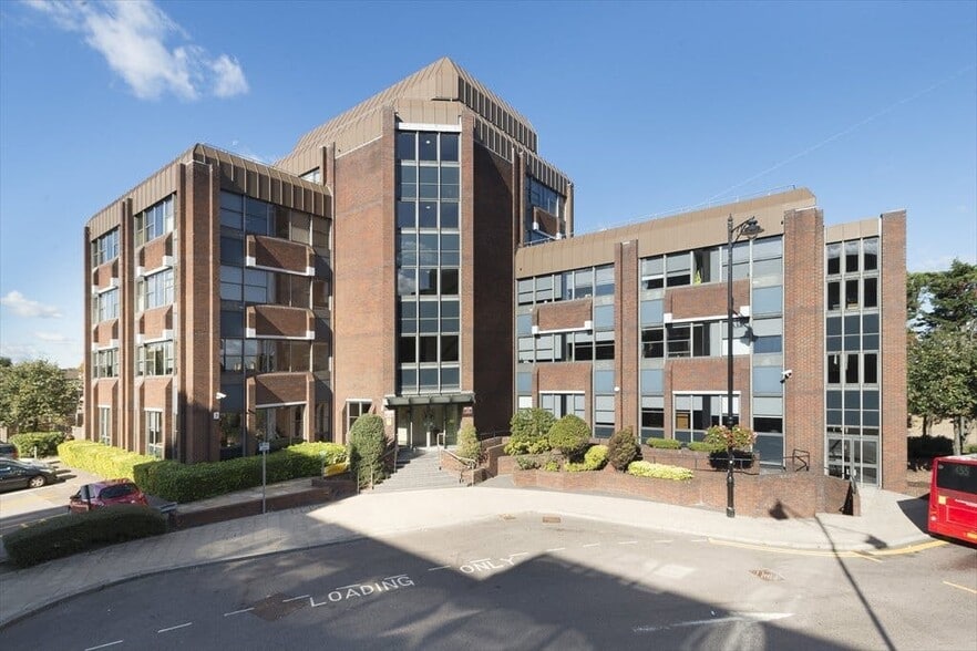 Railway Appr, Wallington for lease - Building Photo - Image 1 of 7