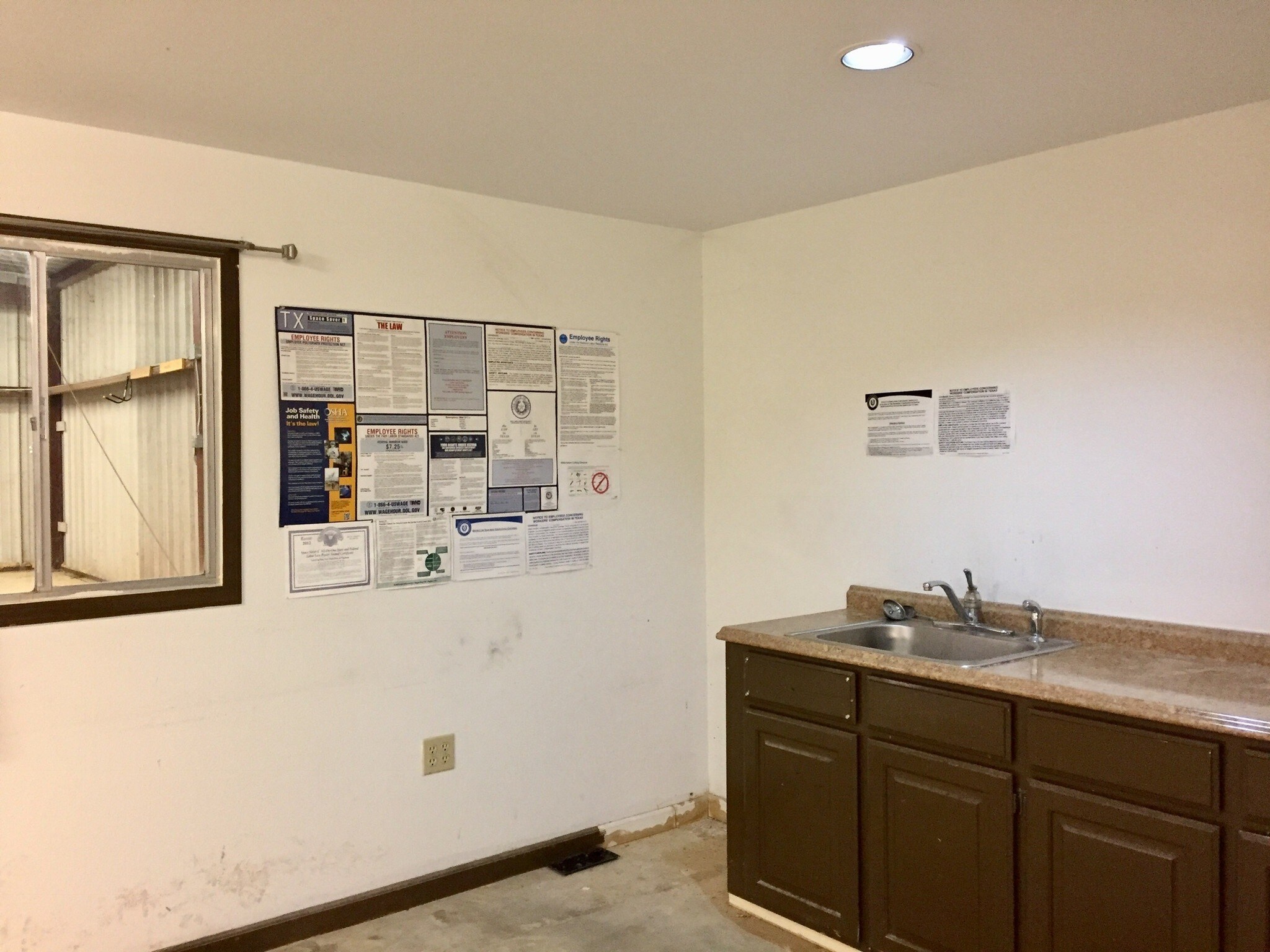 918 3rd St, Floresville, TX 78114 Industrial for Lease