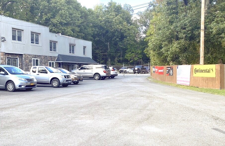 260 N Plank Rd, Newburgh, NY for sale - Building Photo - Image 1 of 1