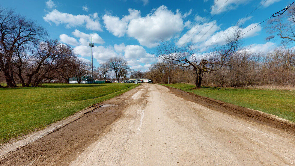 Fritzsche Rd @ W. Sheridan, Lakemoor, IL for sale - Matterport 3D Scan - Image 3 of 24