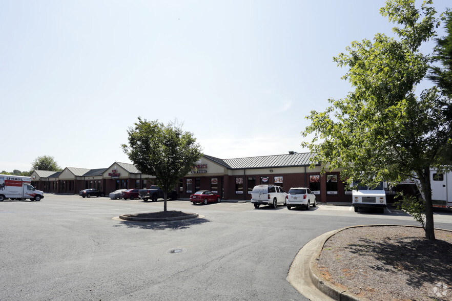 3060 Keith Bridge Rd, Cumming, GA for lease - Primary Photo - Image 1 of 22