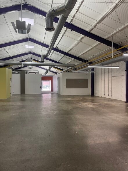 55-61 Valley St, Pasadena, CA for lease - Interior Photo - Image 3 of 14