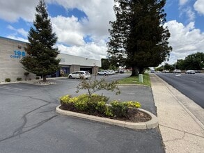 198 Cirby Way, Roseville, CA for lease Building Photo- Image 2 of 12