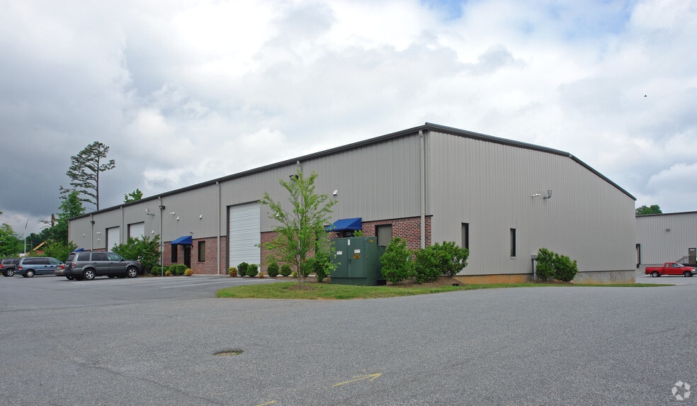 329 Habersham Rd, High Point, NC for sale - Building Photo - Image 1 of 1