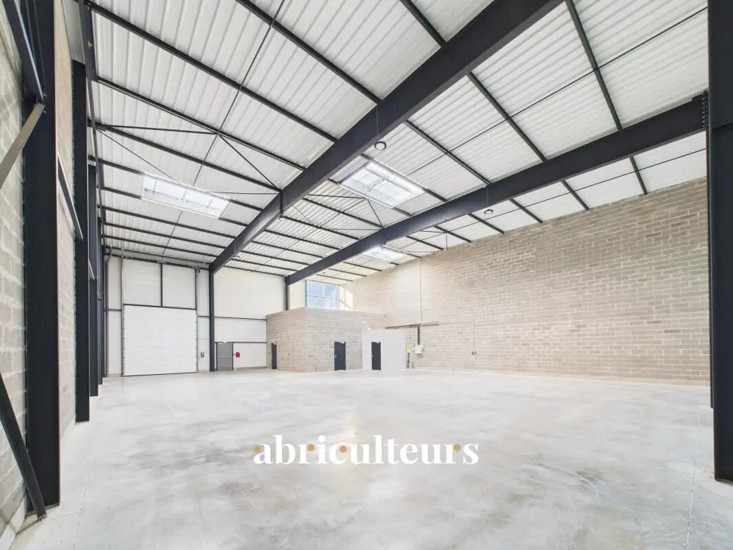 Office in Chartres for sale Building Photo- Image 1 of 4