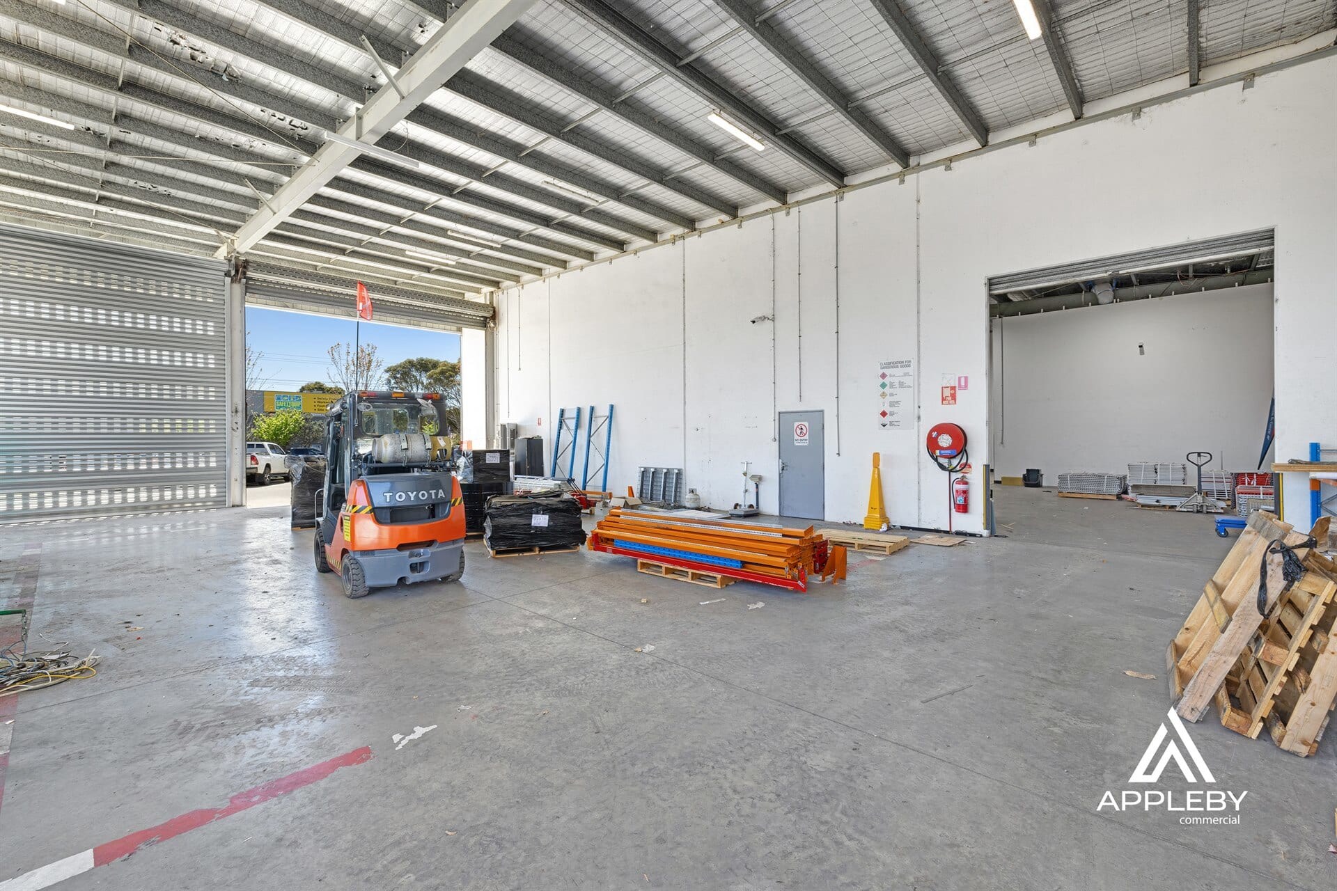 415 Dorset Rd, Bayswater North for lease Interior Photo- Image 1 of 5