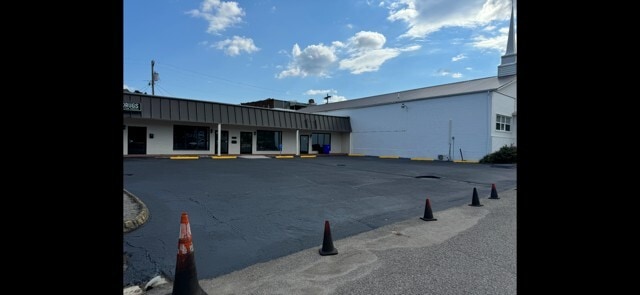 514-524 Devonia St, Harriman, TN for lease - Building Photo - Image 3 of 7