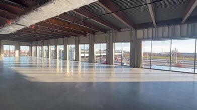 1401 Discovery Pky, Milwaukee, WI for lease - Commercial Listing Video 