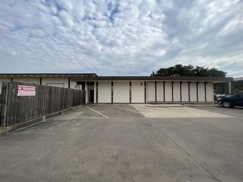 205 Profit Dr, Victoria, TX for sale - Building Photo - Image 3 of 41