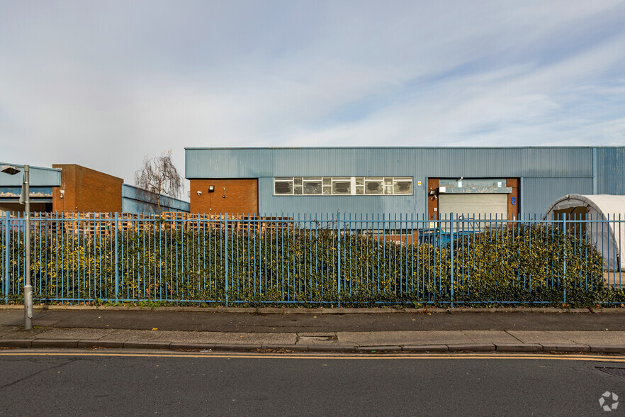 Alpine Way, London for lease - Building Photo - Image 2 of 9