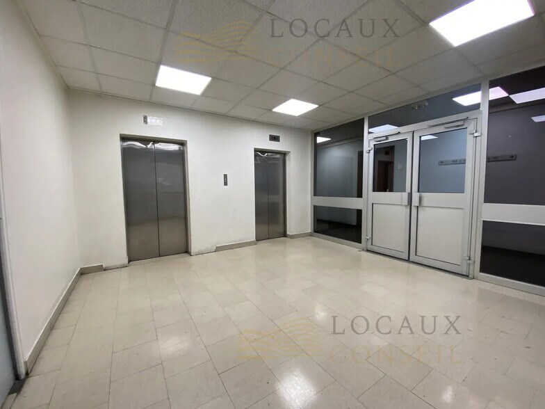 Office in Sarcelles for sale - Building Photo - Image 2 of 5