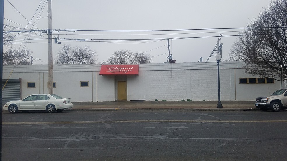 1603 Barnum Ave, Bridgeport, CT for sale - Primary Photo - Image 1 of 1