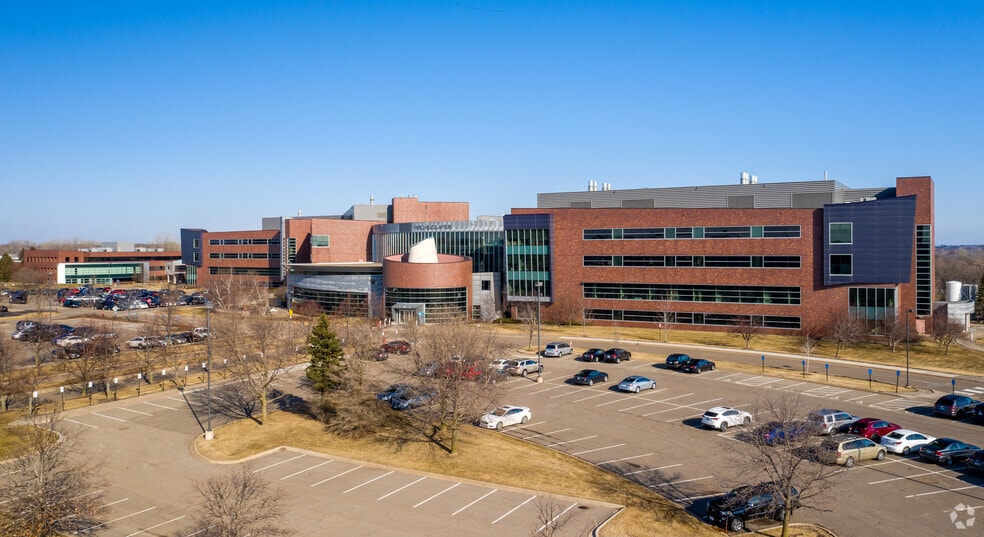 3510 Hopkins Pl N, Oakdale, MN for lease - Primary Photo - Image 1 of 10