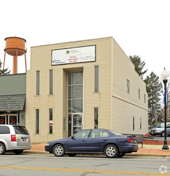 209-211 S Main St, Kouts, IN for lease - Primary Photo - Image 1 of 4