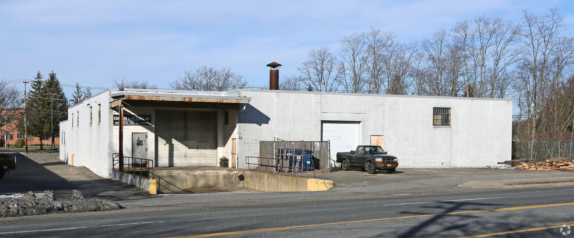 607 Albany Ave, Amityville, NY 11701