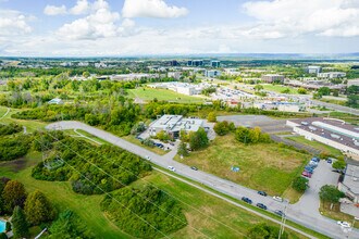62 Steacie Dr, Ottawa, ON - AERIAL  map view