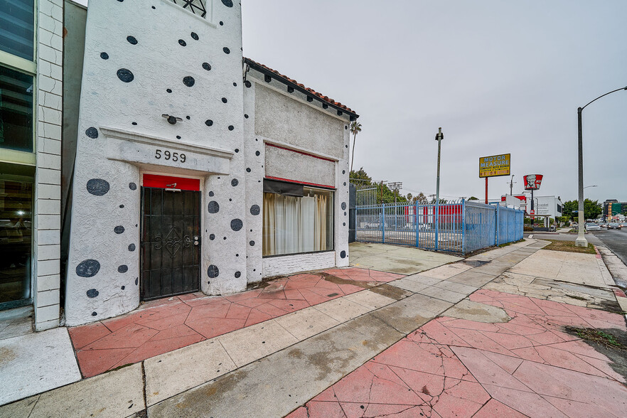 5959 W 3rd St, Los Angeles, CA for lease - Building Photo - Image 2 of 5