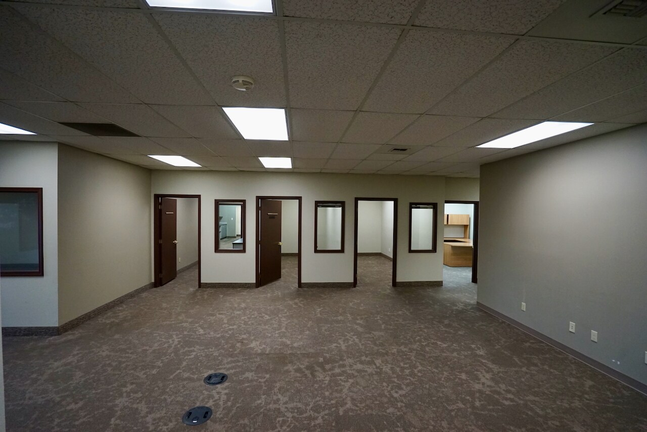 105 S 6th St, Sunnyside, WA for lease Building Photo- Image 1 of 11