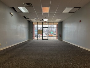 3120-3126 S Sixth St, Springfield, IL for lease Interior Photo- Image 2 of 5