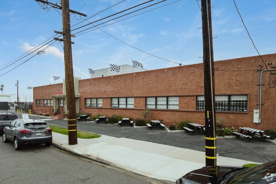 610 Lairport St, El Segundo, CA for sale - Building Photo - Image 2 of 5