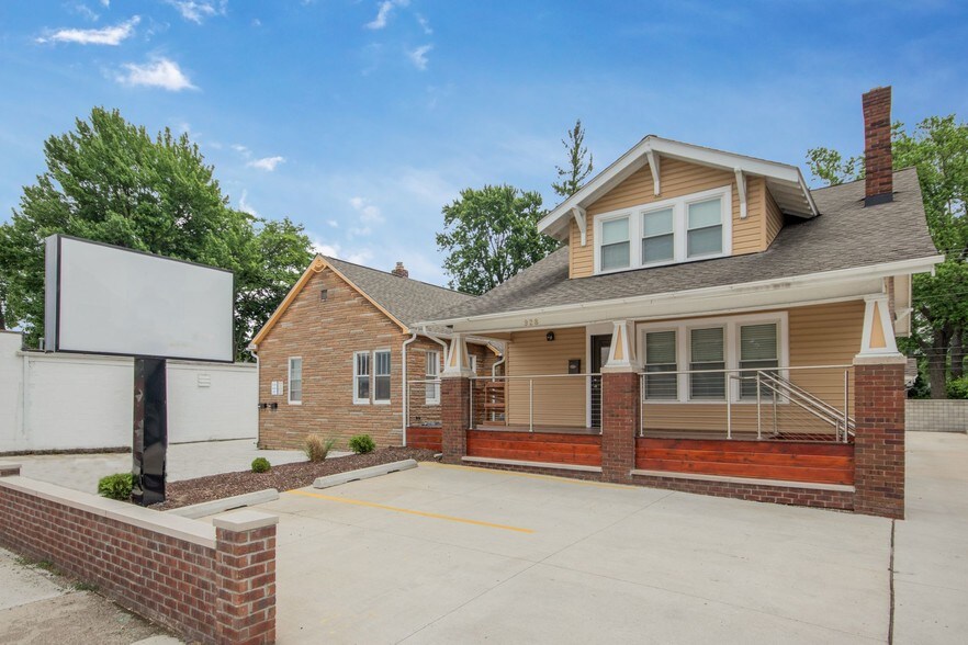 928 E 11 Mile Rd, Royal Oak, MI 48067