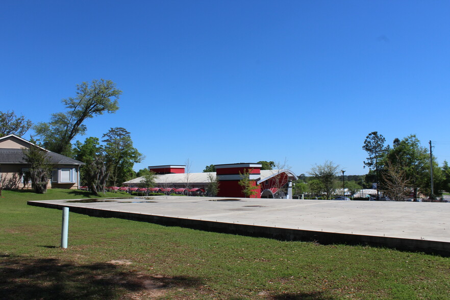 1725 Capital Cir NE, Tallahassee, FL for sale - Building Photo - Image 1 of 17